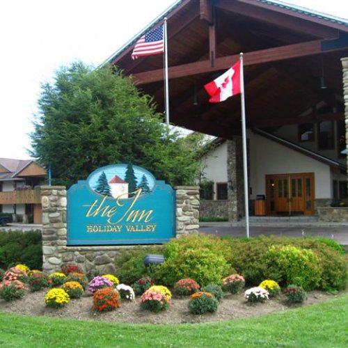 Photo of the Inn at Holiday Valley on a Summer day