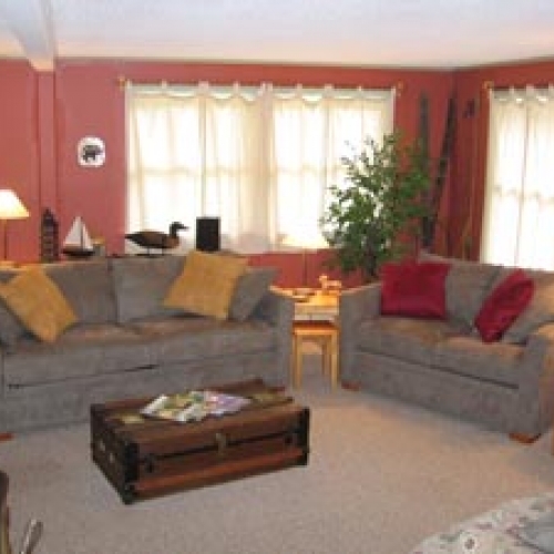 Living room of Alden's Acres